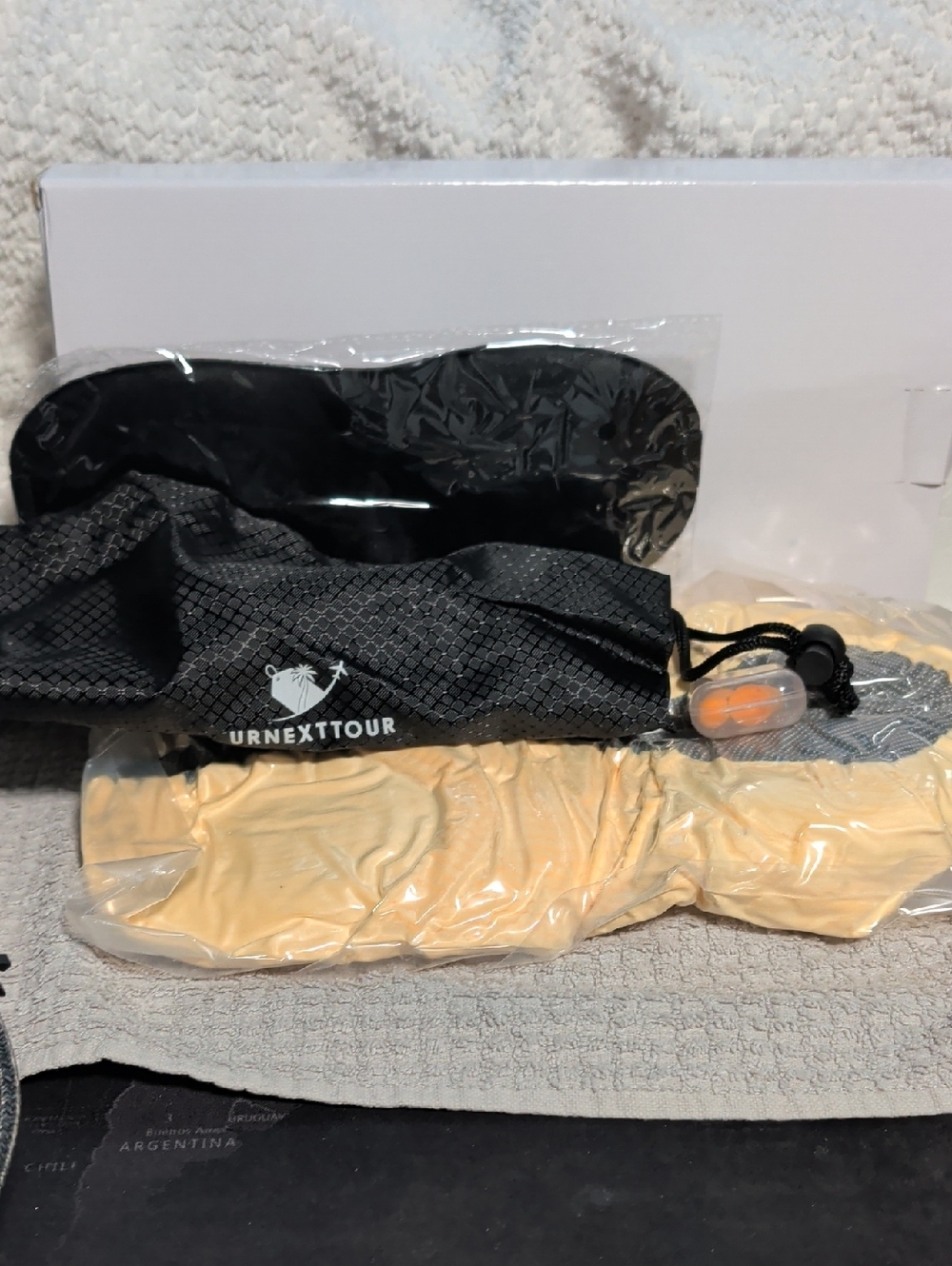 URNEXTTOUR Travel Pillow & Eye Mask Set